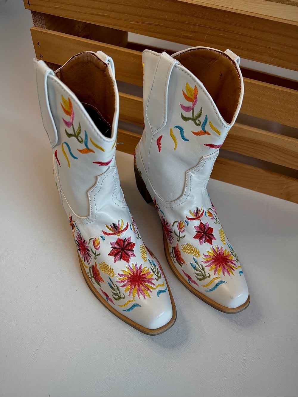 White Embroidered Floral Western Boots - Women